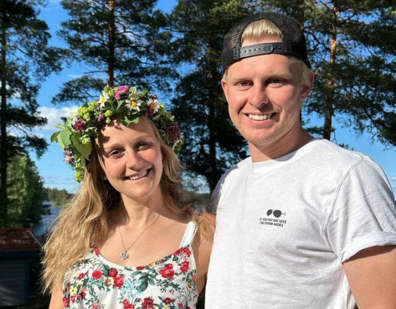 Stina Nilsson och Emil Nykvist på midsommarafton.