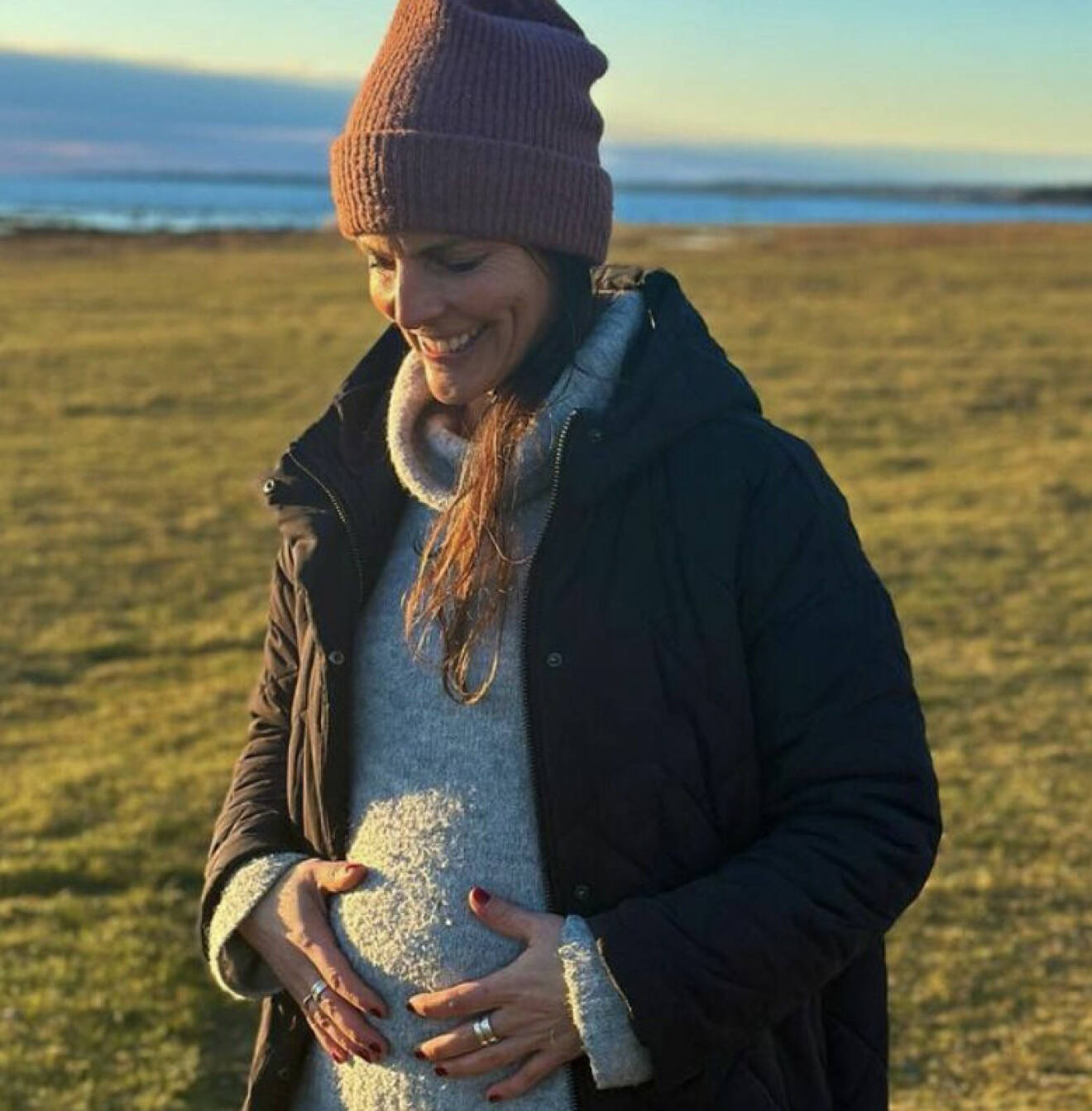 Lindberg är gravid med sitt fjärde barn.