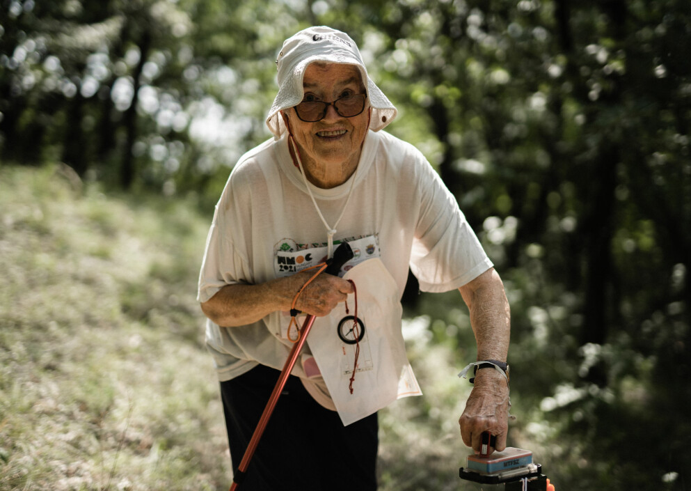 <span class=" italic" data-lab-italic_desktop="italic">Lena Nordahl ute i terrängen.</span> <span class=" italic" data-lab-italic_desktop="italic">Foto: Mátyás Szurom</span>i