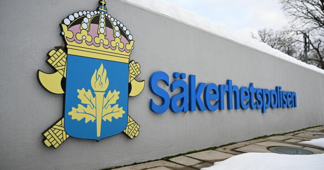 Fem personer greps i dag misstänkta för stämpling till terroristbrott.