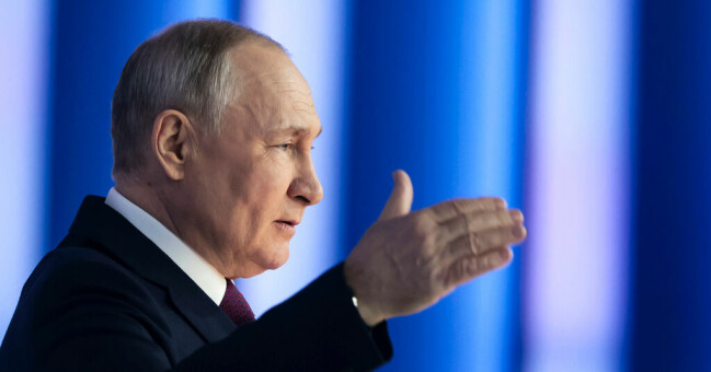 Vladimir Putin håller sitt linjetal.