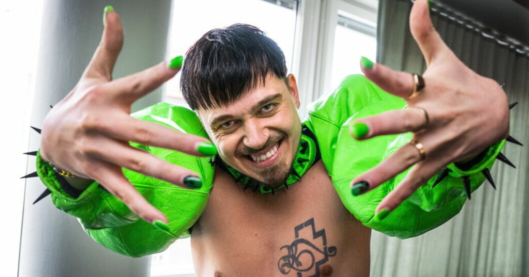 Käärijä har gjort succé med "Cha cha cha" redan innan Eurovision Song Contest i Liverpool har börjat. Nu tros han utmana Loreen om slutsegern. Käärijä