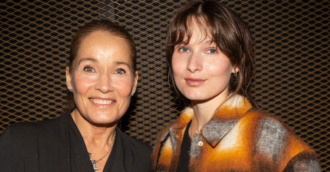 Maja och Agneta på premiären av The Northman. Maja Strömstedt med hennes mamma.