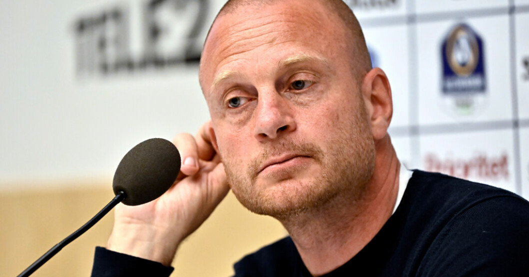 AIK:s tränare Andreas Brännström. Arkivbild. Klotter kräver AIK-tränarens avgång