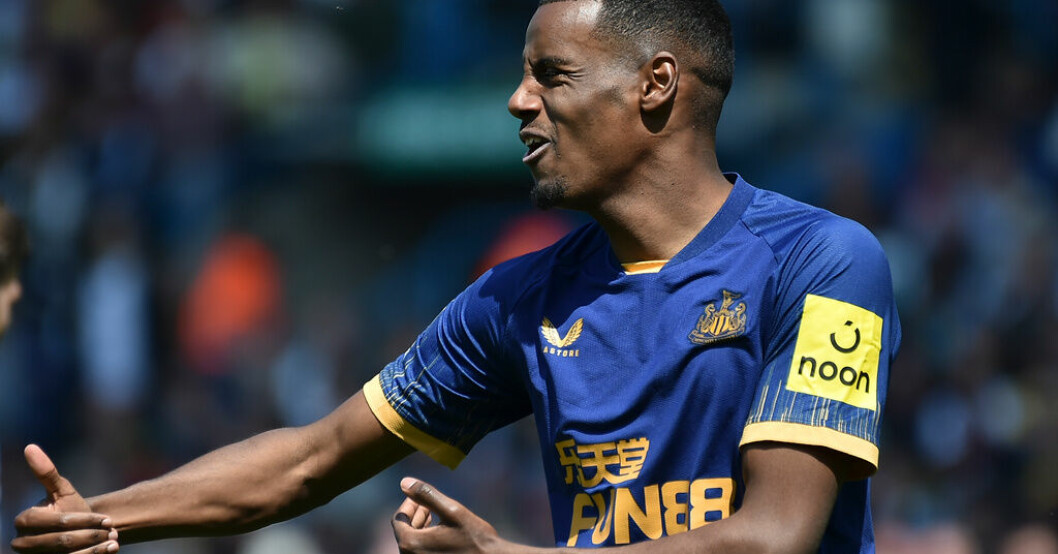 Alexander Isak ordnade två straffar för sitt Newcastle. Tränaren attackerades när Isaks Newcastle tappade