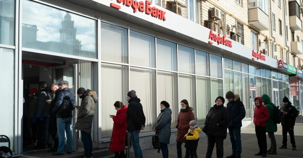 Alfa Bank är Rysslands största privata bank, länge kontrollerad av oligarkerna Michail Fridman och Pjotr Aven. Arkivbild. Bryssel jagar nya ryska sanktioner