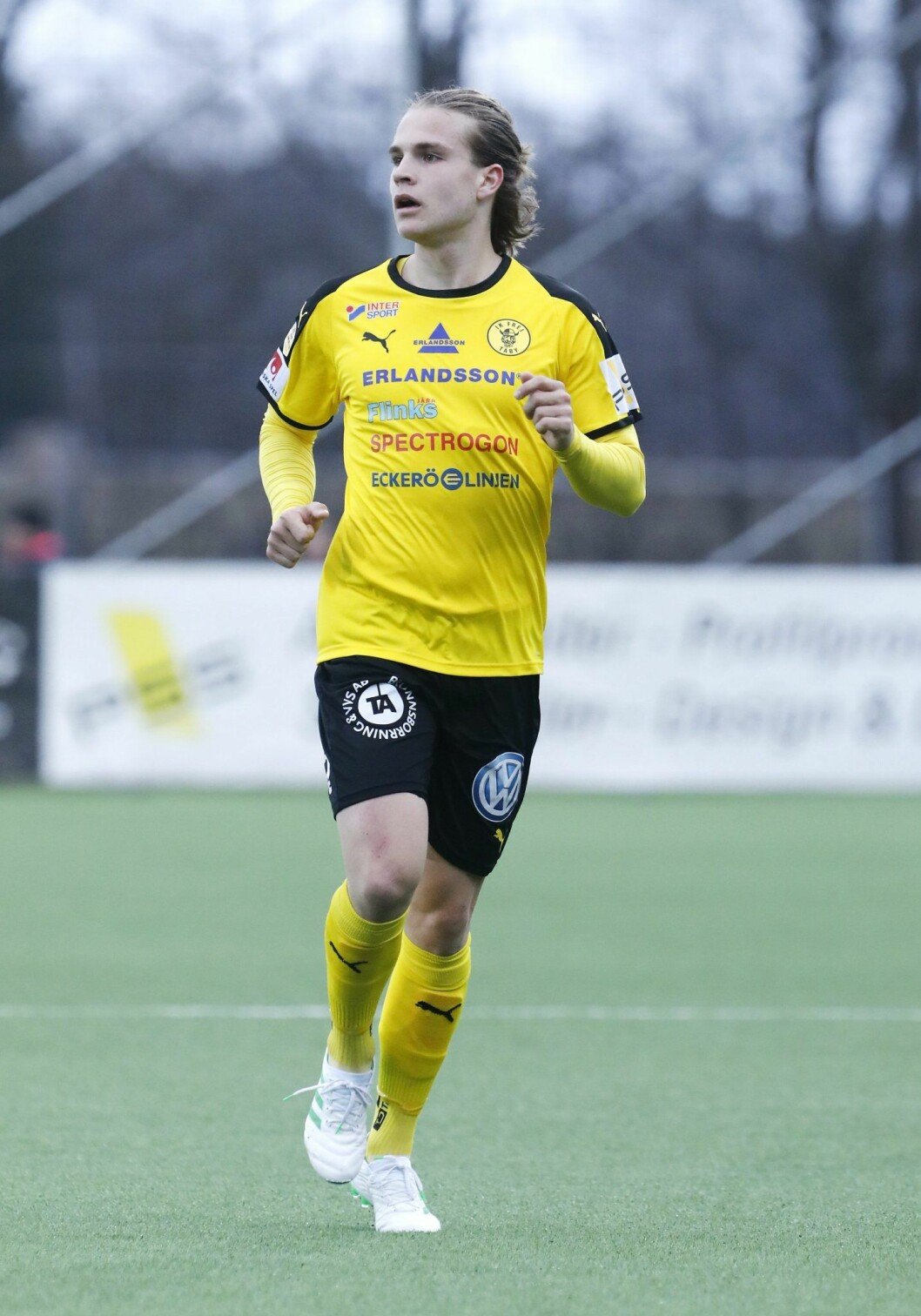 Idag spelar Amadeus i Superettan-laget IK Frej. Amadeus Søgaard spelar fotboll