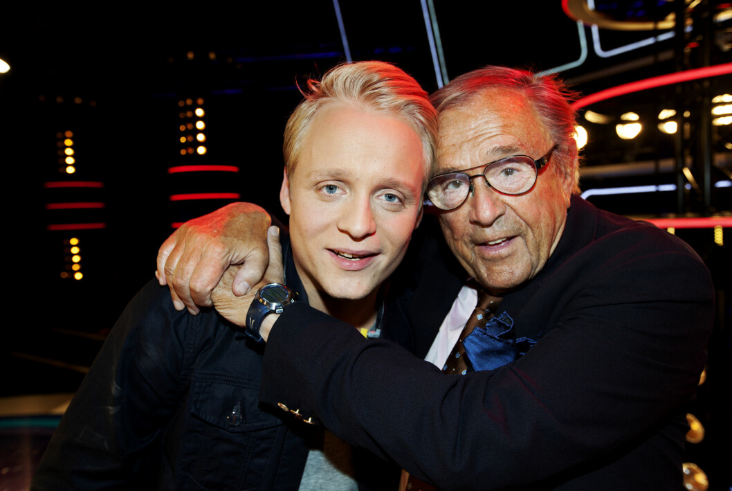 Andreas Weise och pappa Arne Weise under inspelningen av <span class=" italic" data-lab-italic_desktop="italic">Idol </span>2010. Andreas Weise och pappa Arne Weise under inspelningen av Idol 2010.