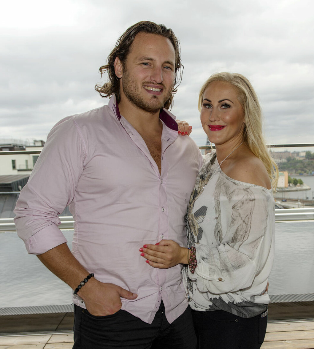 Nyblivna föräldrarna Alexander Råland och Angelica Karlsson. Alexander Roland och Angelica Karlsson