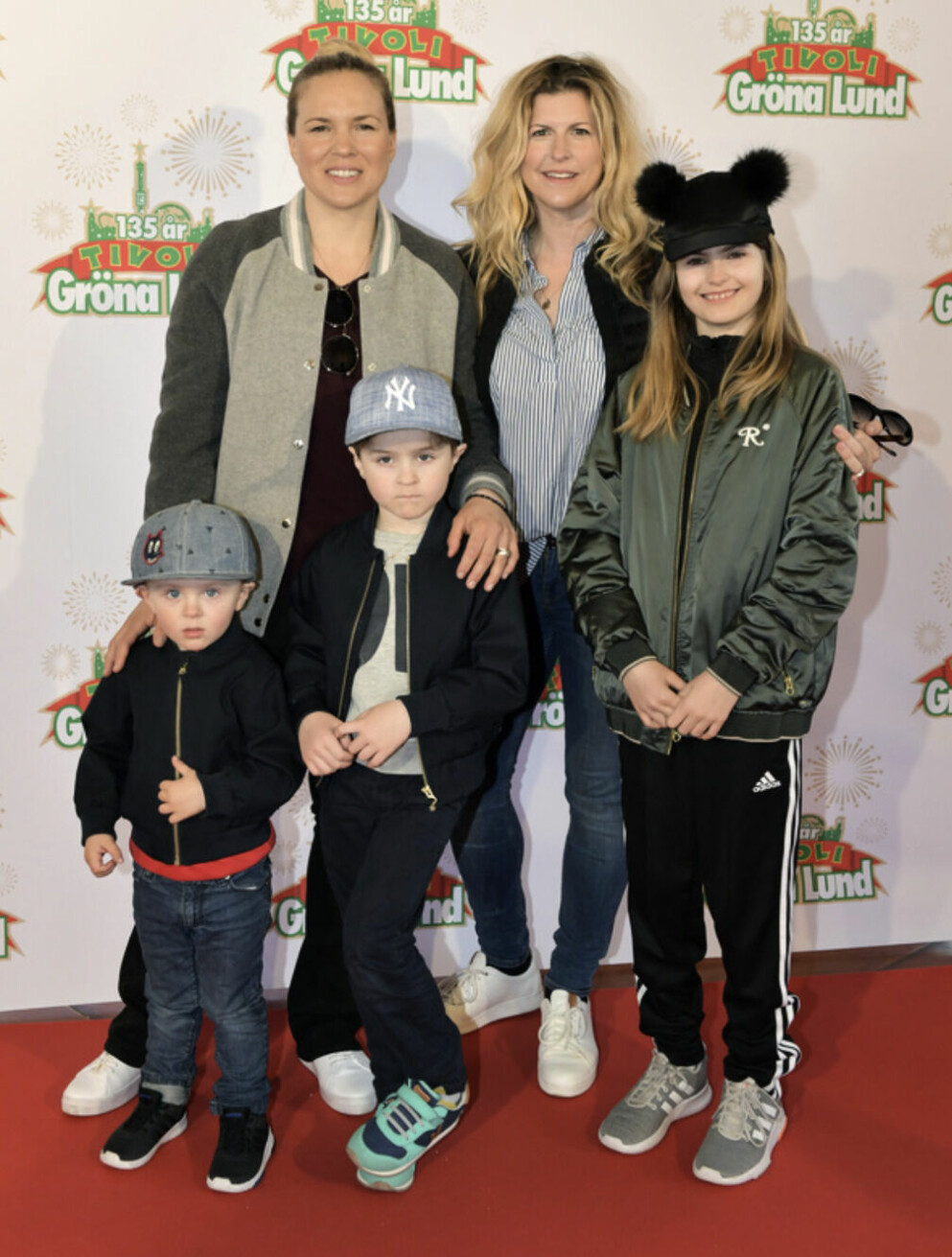 Gröna Lund-häng med Rådin-Pärson. Filippa Rådin, Anja Pärson med barnen