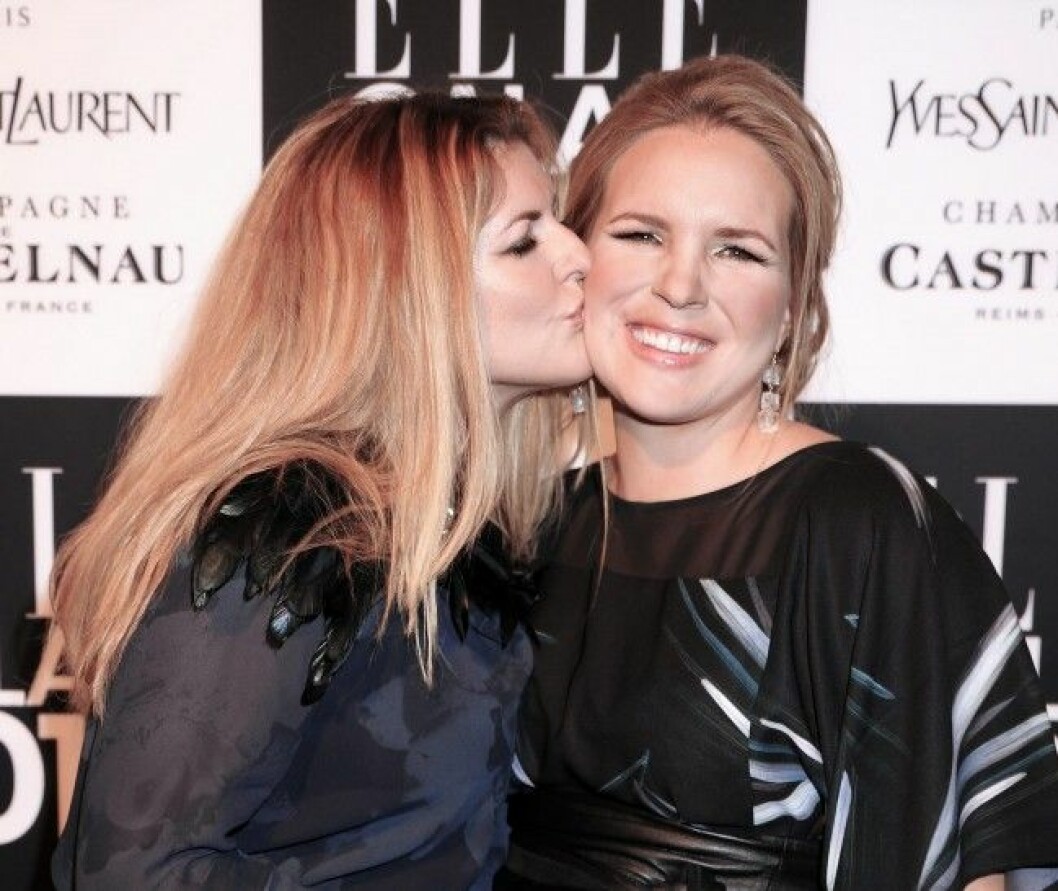 Puss! Filippa Rådin och Anja Pärson på Elle-galan 2015. Puss! Filippa Rådin och Anja Pärson på Elle-galan 2015.