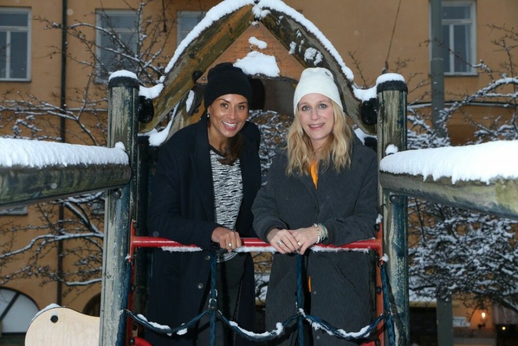 Lotta Gray möter Ann i ett vintrigt Stockholm. Foto: Micael Engström Vi känner varandra sedan länge, Ann och jag men har inte setts på ett tag. Foto: Micael Engström