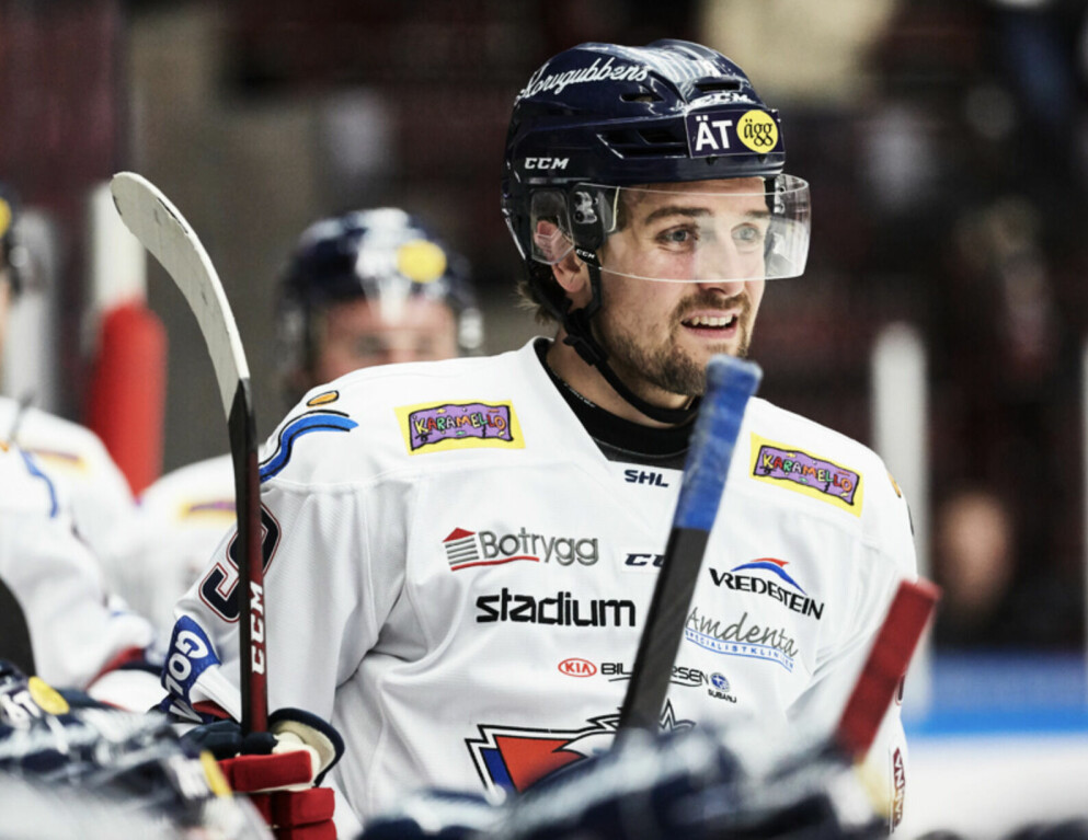 Mikael Frycklund. Mikael Frycklund spelar hockey