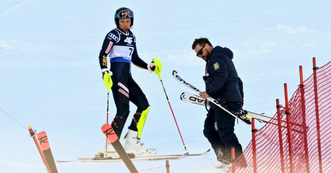 Anna Swenn Larssons trista slut på VM. Hon körde ur i det andra åket efter misstaget i det första som gjorde att medaljchansen försvann. Swenn Larsson: "Det känns så klart för jävligt"