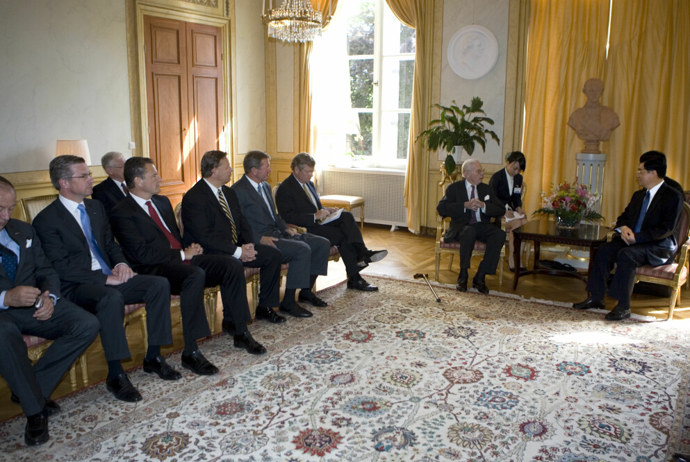 År 2007 besökte Kinas dåvarande president <span class=" bold" data-lab-bold_desktop="bold">Hu Jintao</span> Haga slott i Stockholm för att samtal med representanter för svenskt näringsliv. Stora fönster, marmorerade väggar och lyxiga textilier utmärker detta rum. År 2007 besökte Kinas dåvarande president Hu Jintao Haga slott i Stockholm för att samtal med representanter för svenskt näringsliv.