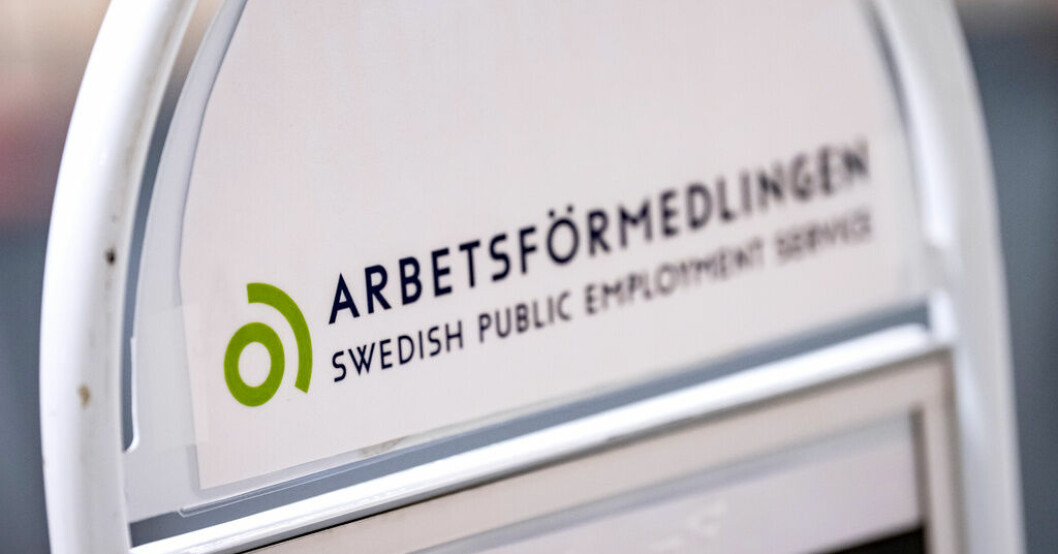Arbetsförmedlingen ska göra sig av med sina beslutshandläggare. Arkivbild. Arbetsförmedlingen varslar över 300
