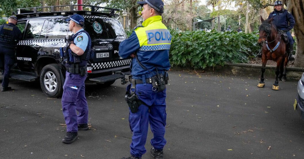 Arkivbild på australisk polis. 13-åring i stulen Mercedes dödade tre kvinnor