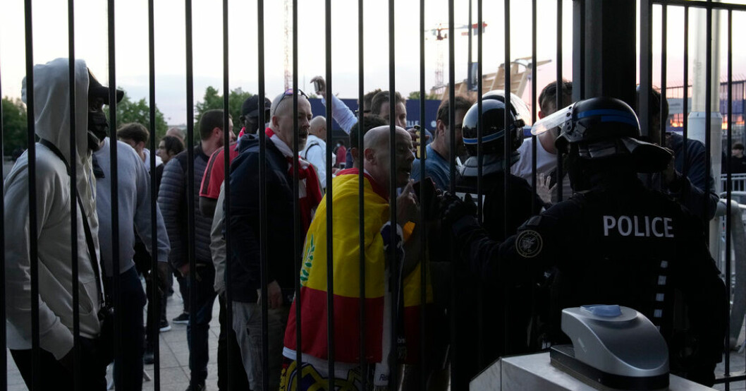 Uefa återbetalar biljetter efter kaoset i Paris