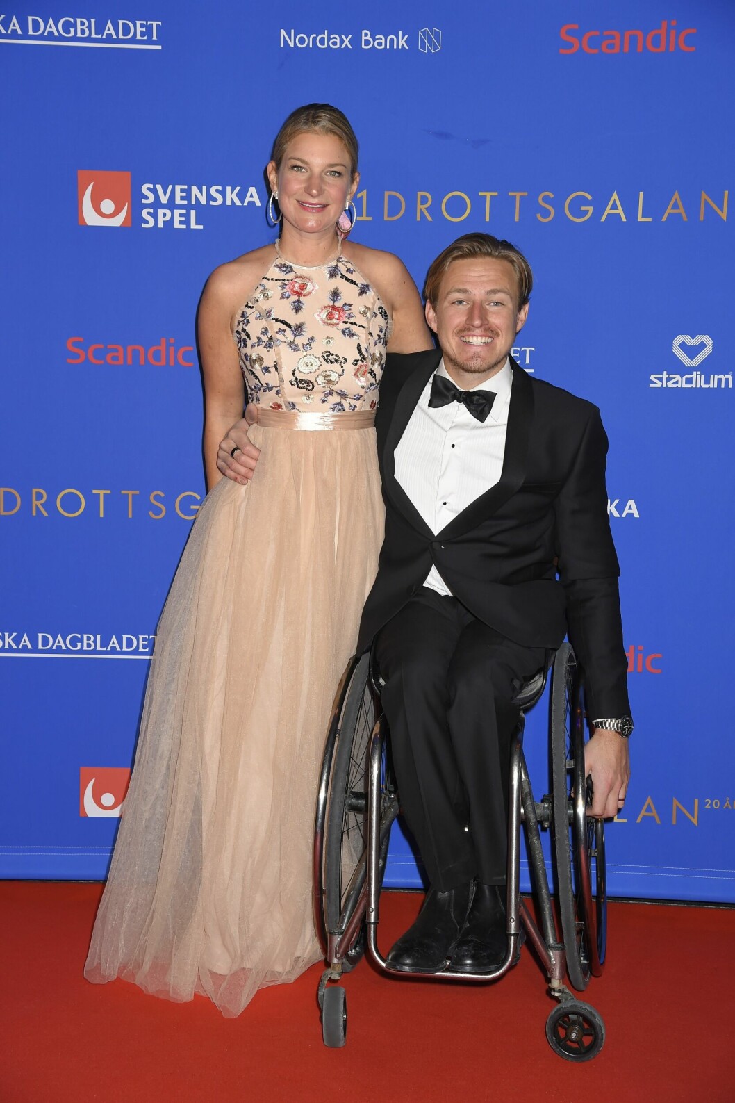 Aron Anderson med dåvarande hustrun Anja Malmberg på <span class=" italic" data-lab-italic_desktop="italic">Idrottsgalan</span> i Stockholm år 2019. Aron Anderson med dåvarande hustrun Anja Malmberg på Idrottsgalan i Stockholm år 2019.