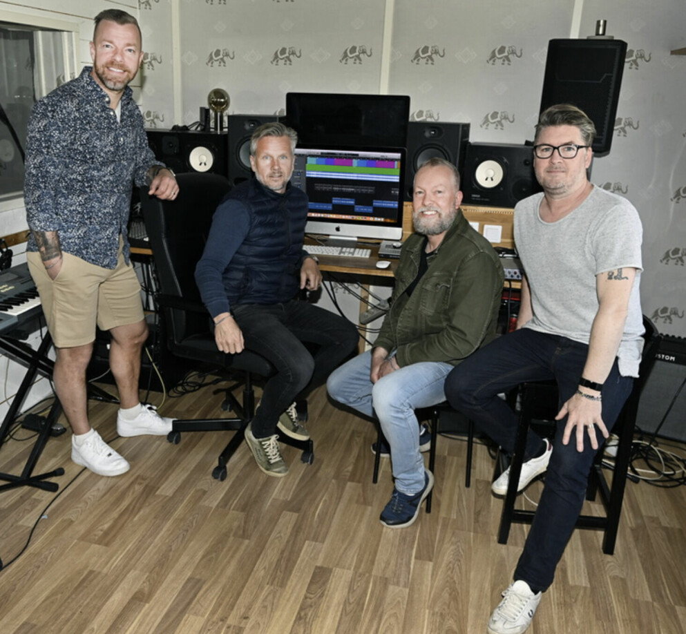 Arvingarna spelar in en cd-skiva våren år 2021. Arvingarna spelar in en ny skiva