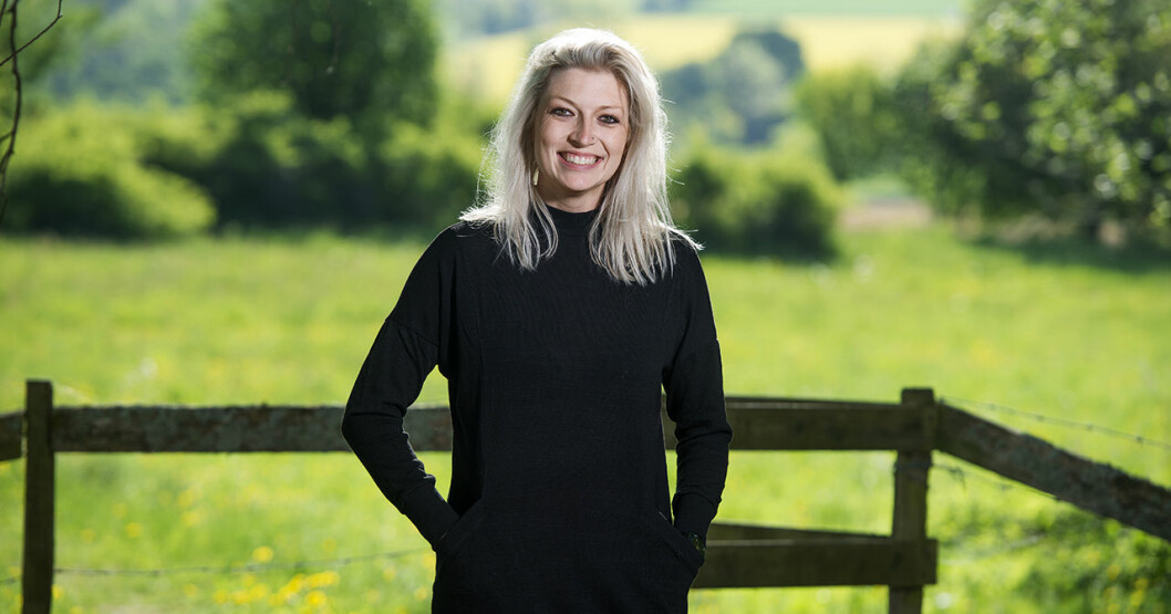 Ashley Mullinax i Allt för Sverige. <strong>Foto: Magnus Liam Karlsson/SVT.</strong> Ashley Mullinax i svart tröja.