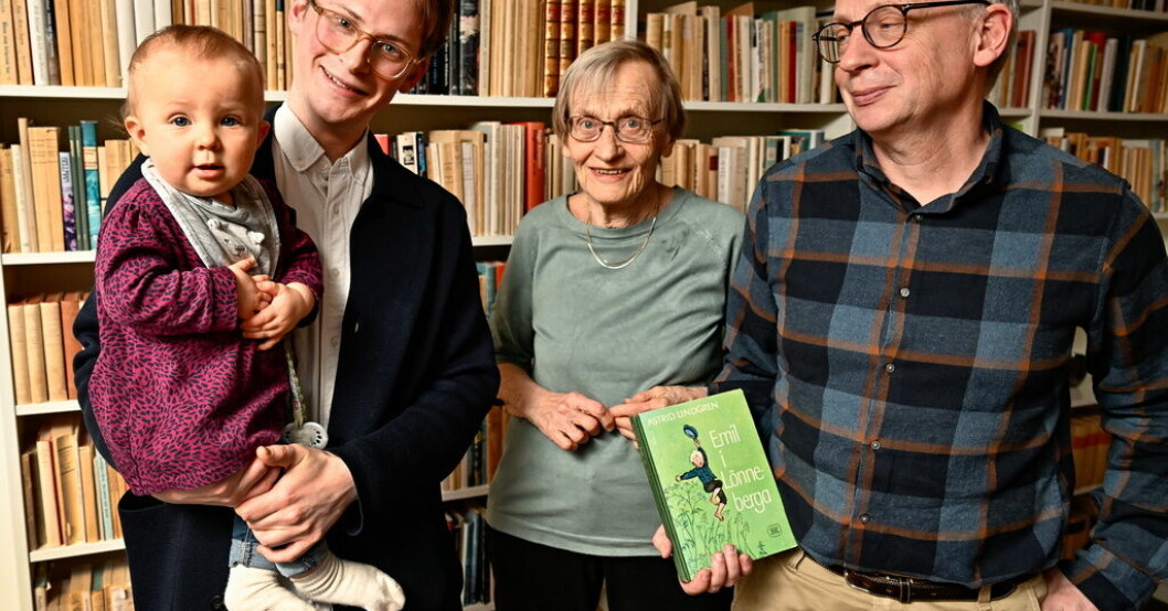 Astrid Lindgrens efterlevande i fyra generationer: Ada Palmberg-Mossop, Johan Palmberg, Karin Nyman och Karl-Johan Nyman. Emil för Astrid Lindgren - "som att komma hem"