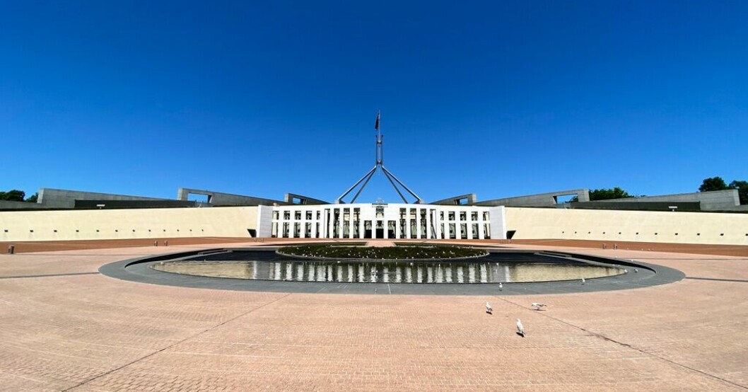 Australiens parlament i Canberra. Arkivbild. Ryskt ambassadbygge stoppas