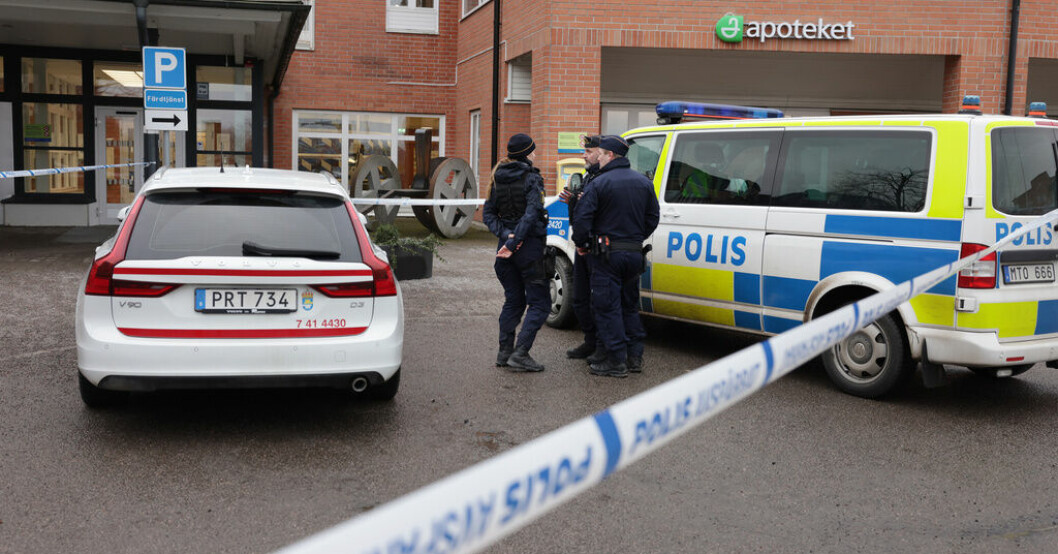Avspärrningar utanför Vrinnevisjukhuset i Norrköping efter fritagningen. Arkivbild. En frigiven efter fritagning i Norrköping