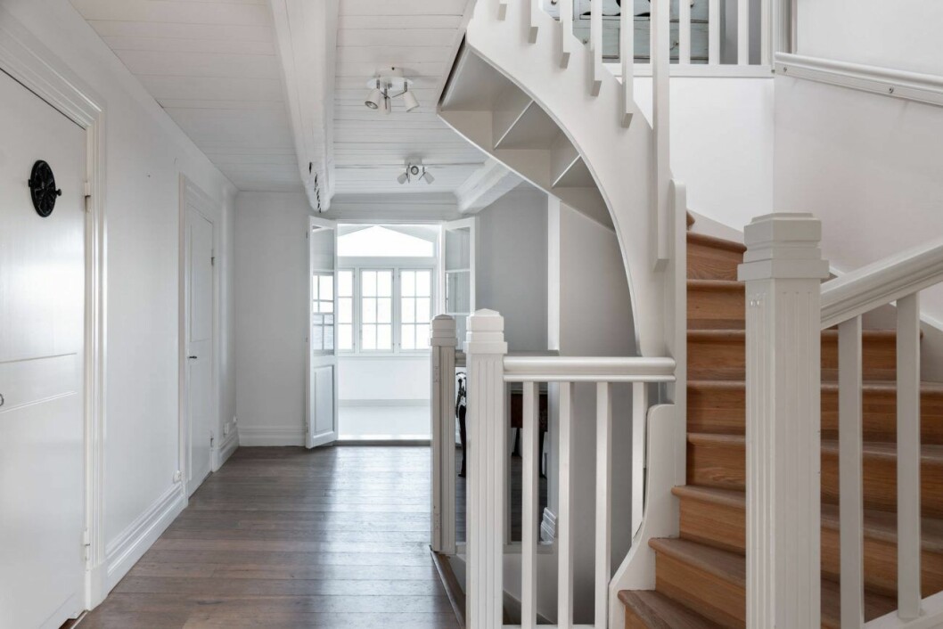 Hallen är elegant. Jonas Bergströms villa på Djurgården