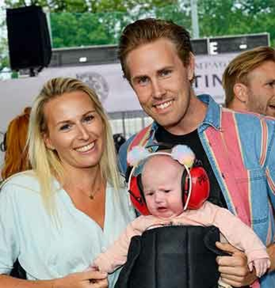 Danielle Kindahl och Tobias Bader, här med dottern Elle på mingel förra året. Danielle Kindahl med Tobias Bader från Let's dance och dottern Elle.