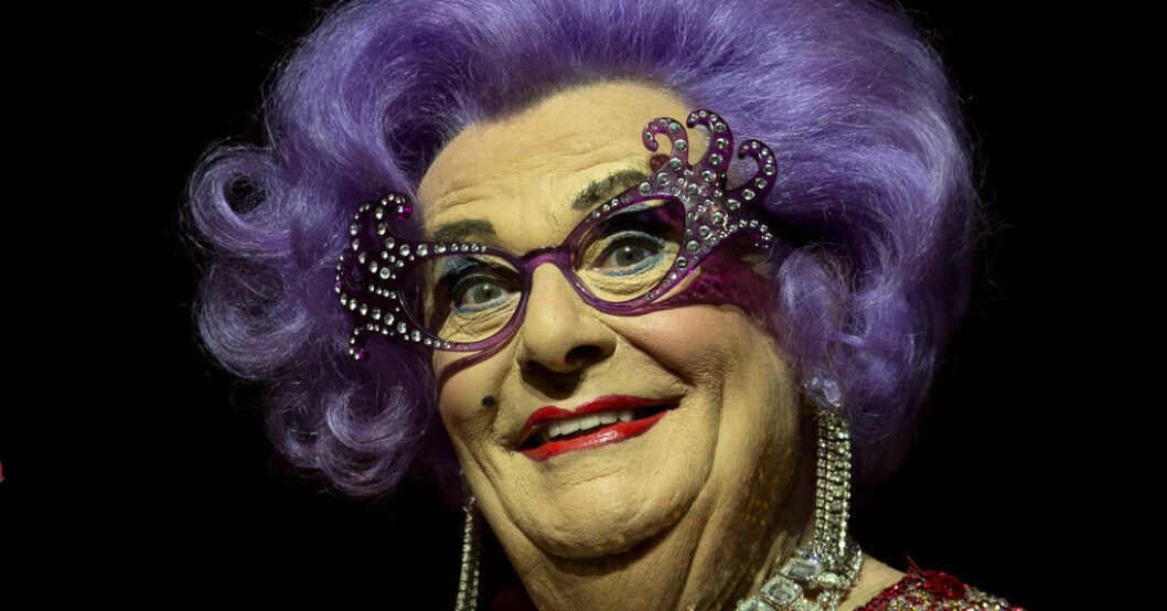 Barry Humphries har avlidit, 89 år gammal. Arkivbild. "Dame Edna" död – "Den stora förebilden"