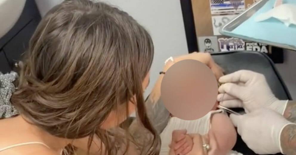 Marisa Carpineta gick till en tatueringgstudio med sin sex månader gamla bebis för att pierca barnet. Hon dokumenterade händelsen på Tiktok och uppmanade även andra att undvika piercingpistol. Marisa Carpineta