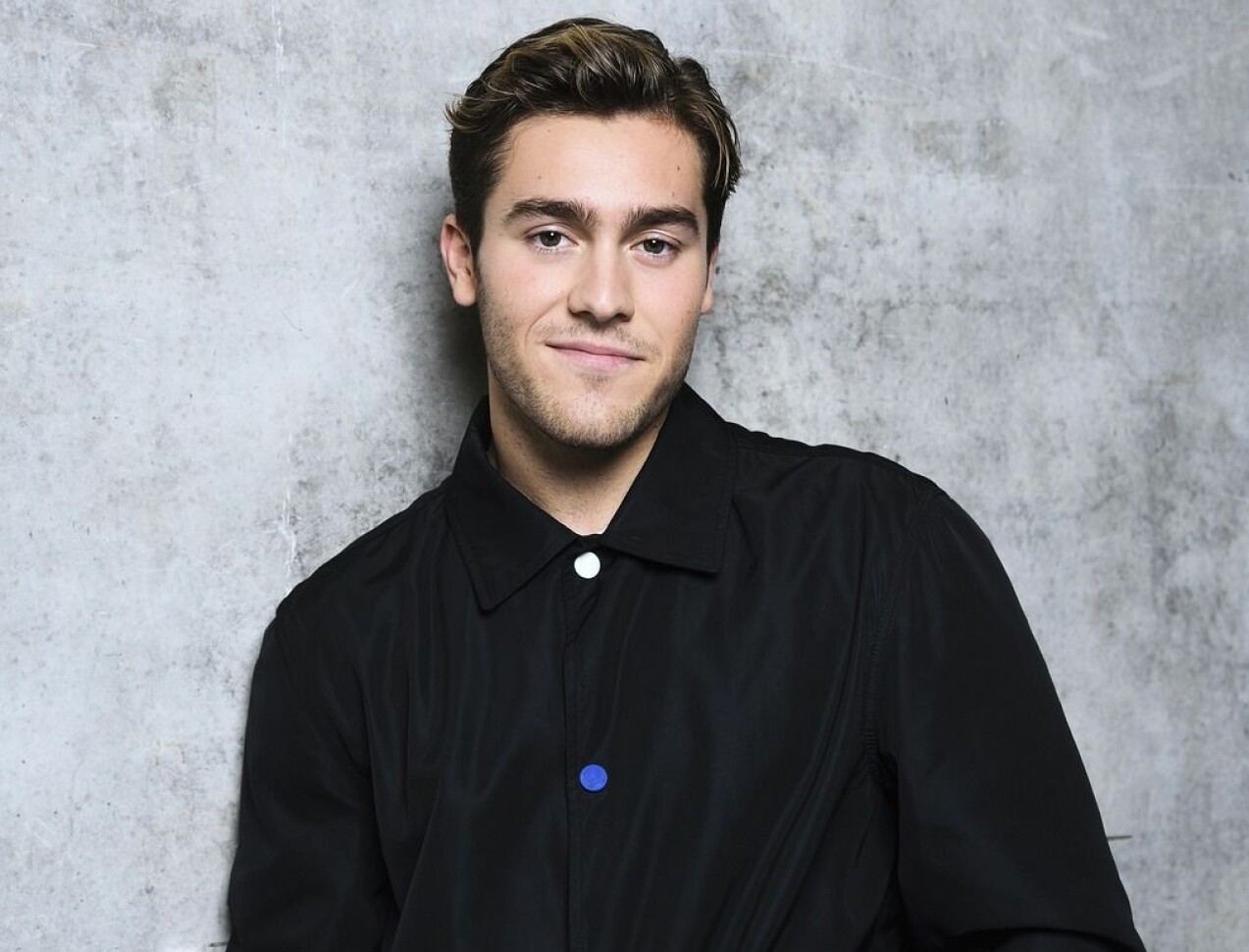 FOTO: Karin Törnblom/TT Benjamin Ingrosso i s vart skjorta med knappar