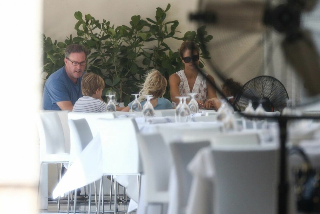 Foto: TT Prinsessfamiljen på restaurang