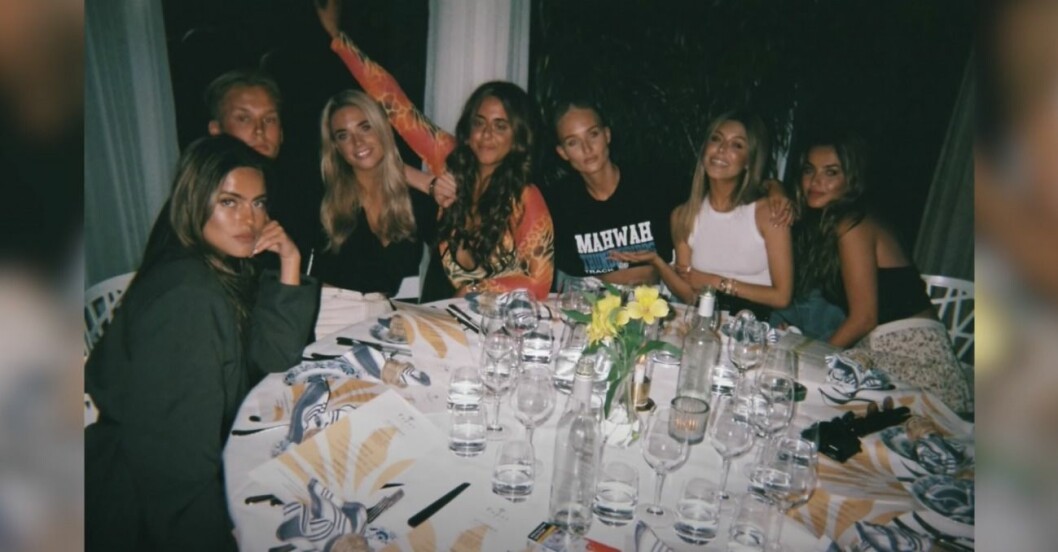 Bianca Ingrosso, Lovisa Worge med fler på middag i Båstad. FOTO: Youtube Bianca Ingrosso med vänner festar i Båstad