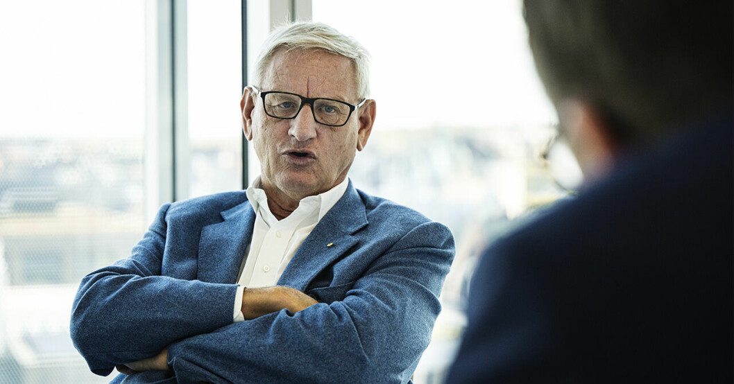 Carl Bildt intervjuas.