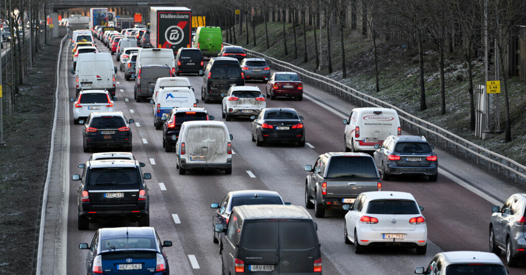 Bilkö på E4:an söder om Stockholm. Arkivbild. Rekordminskning av koldioxidutsläpp