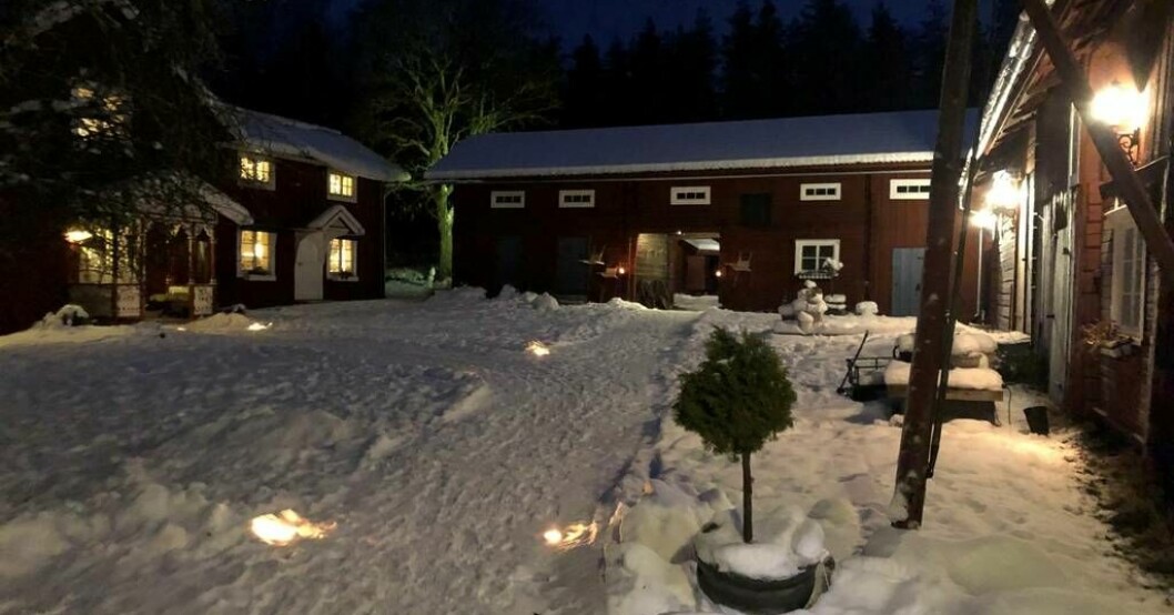 Fredrick Federleys gård inbäddad i snö. Fredrick Federleys gård