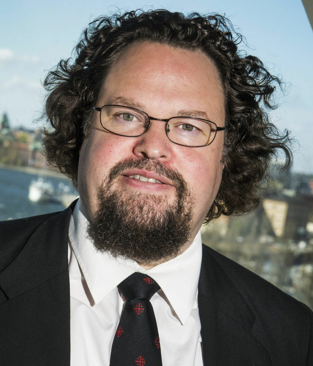 Ändrade glöggregler får Edward Blom att se rött. Ändrade glöggregler får Edward Blom att se rött.