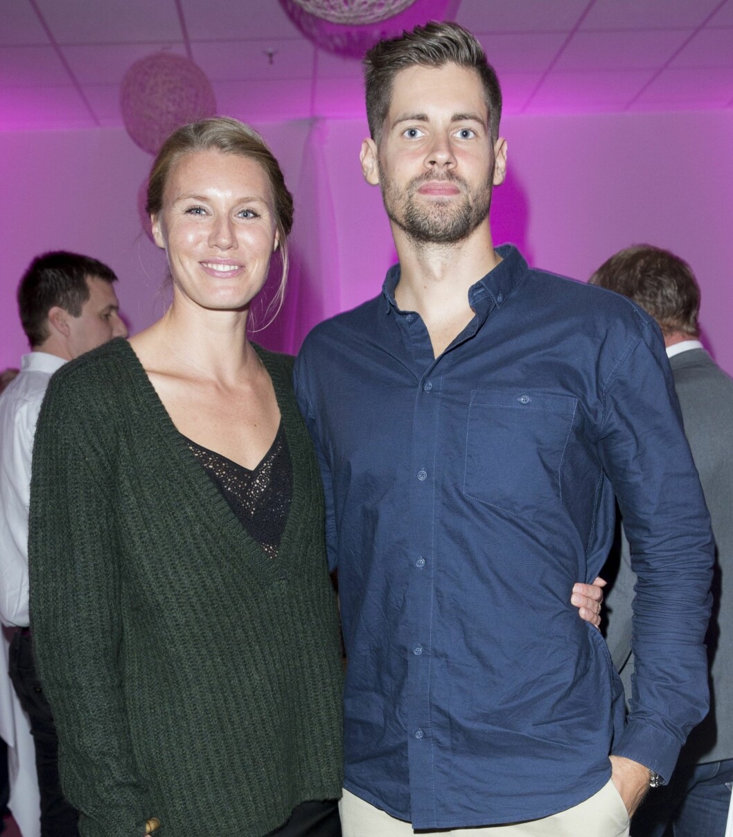 FÖRSTA OFFICIELLA BILDEN! Emma Green och Emil Salon på vimmel på Hotel Riverton i Göteborg. Foto: Malin Bondeson FÖRSTA OFFICIELLA BILDEN! Emma Green och Emil Salon på vimmel i Göteborg. Foto: Malin Bondeson