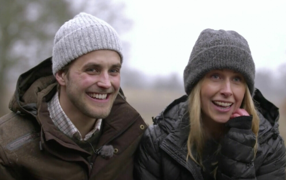 I serien <span class=" italic" data-lab-italic_desktop="italic">Bondeparet</span> fick vi följa Caroline Kejberts och Joacim Ricklings kärleksresa efter <span class=" italic" data-lab-italic_desktop="italic">Bonde söker fru</span> 2017. I programmet renoverar de familjegården Tuna Gård till deras gemensamma hem. I serien Bondeparet fick vi följa Caroline Kejberts och Joacim Ricklings kärleksresa efter Bonde söker fru 2017.