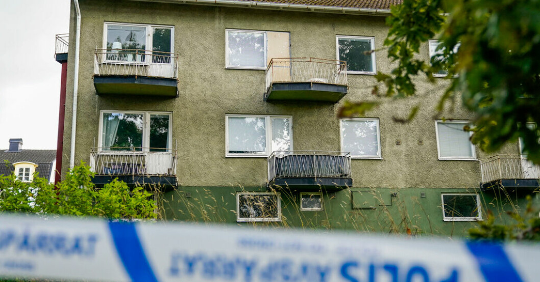 Bostadshuset där det misstänkta dubbeldråpet i centrala Ulricehamn inträffade i höstas. Arkivbild. Åklagaren yrkar på sju år för dubbeldråpet