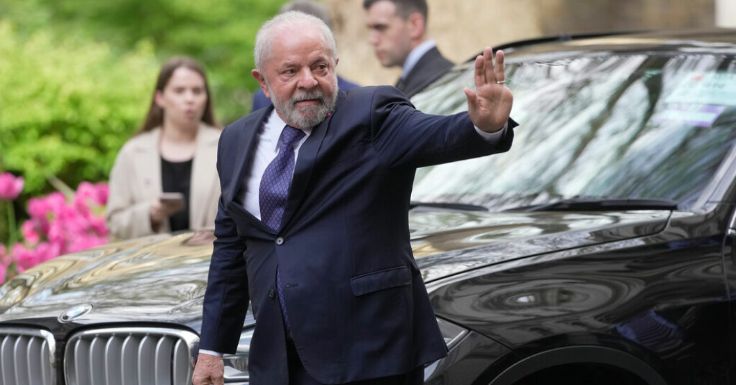 Brasiliens president Lula da Silva i Storbritannien i samband med kung Charles kröning. Lula kritiserar brasilianska centralbanken