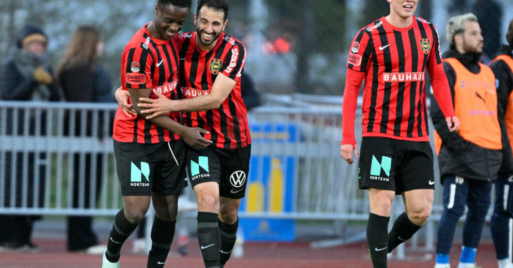 Brommapojkarna jublar efter 1–0-målet som gav segern borta mot IFK Värnamo. Tippades sist – nu är skrällaget bäst i stan
