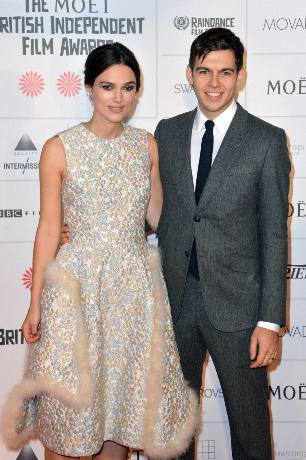 Keira valde en något mindre figurnära klänning under Moet Independent British Film Awards nyligen. Foto: Stella Pictures Keira valde en något mindre figurnära klänning under Moet Independent British Film Awards nyligen. Foto: Stella Pictures