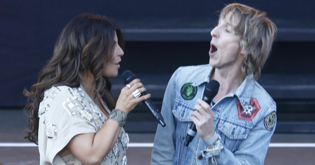 Carola och Love. Carola Häggkvist och Love Antell på scenen 2015.