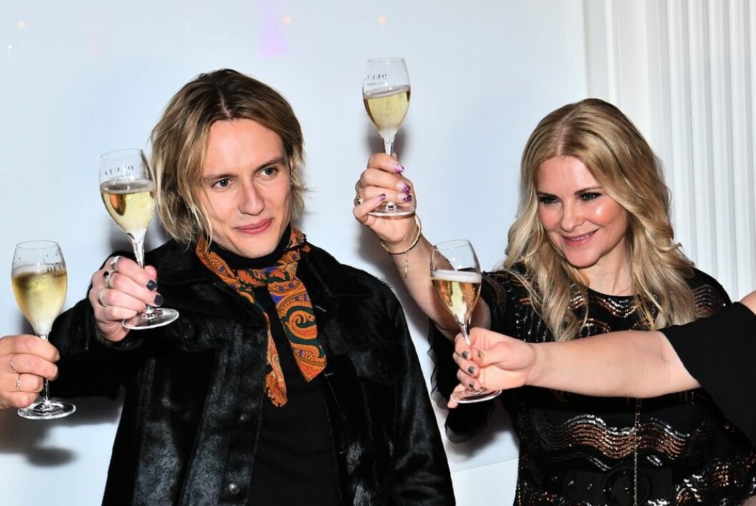 Oscar Enestad med flickvännen Cecilia vid efterfesten på Elite Savoy Hotel efter Melodifestivalen deltävling två i Malmö Arena 2019. FOTO: Johan Nilsson/TT