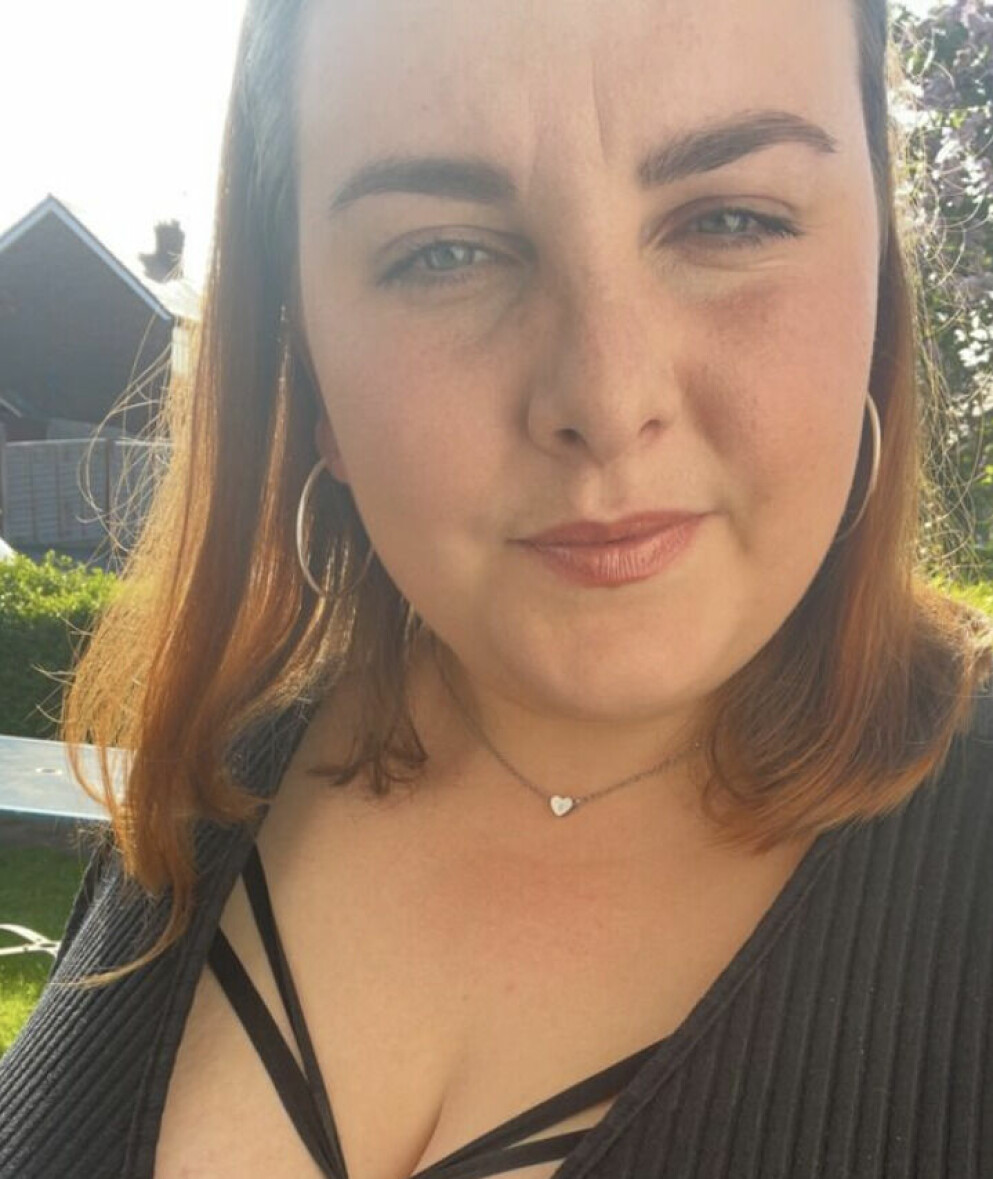Charlotte, 26, berättar för brittisk media om sina två problem.