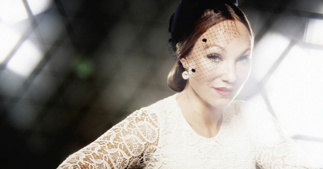 Kanske kommer Charlotte Perrelli inspireras av “Evita” som hon har spelat? Foto: IBL Kanske kommer Charlotte Perrelli inspireras av "Evita" som hon har spelat? Foto: IBL