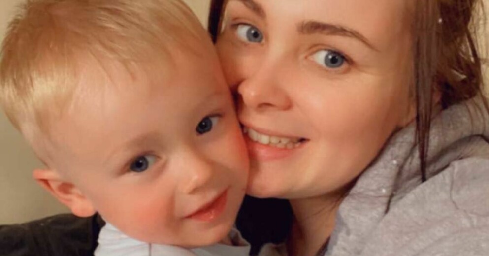 Chloe Picton tänker hela tiden på Ianto. Han finns med henne i drömmarna och när hon blundar. Ianto och Chloe Picton